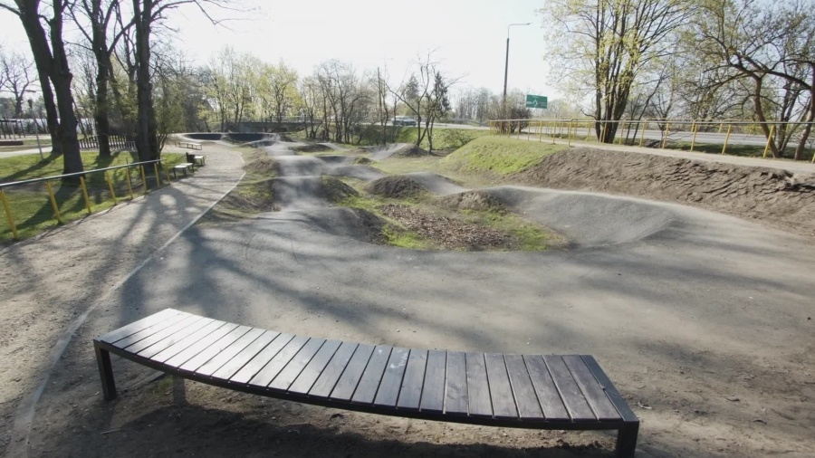 pumptrack-w-nowym-dworze-gdanskim-oddany-do-uzytku.mp4